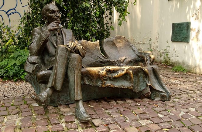 Skulptur Jan Karski im jüdischen Viertel Kazimierz